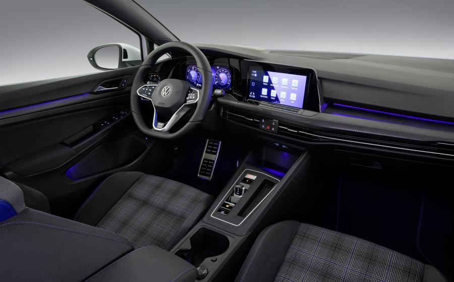 Торпедо Volkswagen Golf GTE 2020 года  (WW) (фото 11 из 18)